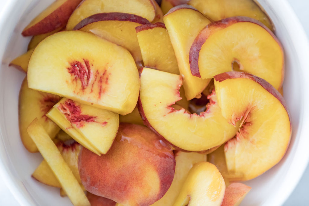 VEGANPeachPopsicleRecipeKidsrecipesdiypopsiclerecipespeachrecipes-15