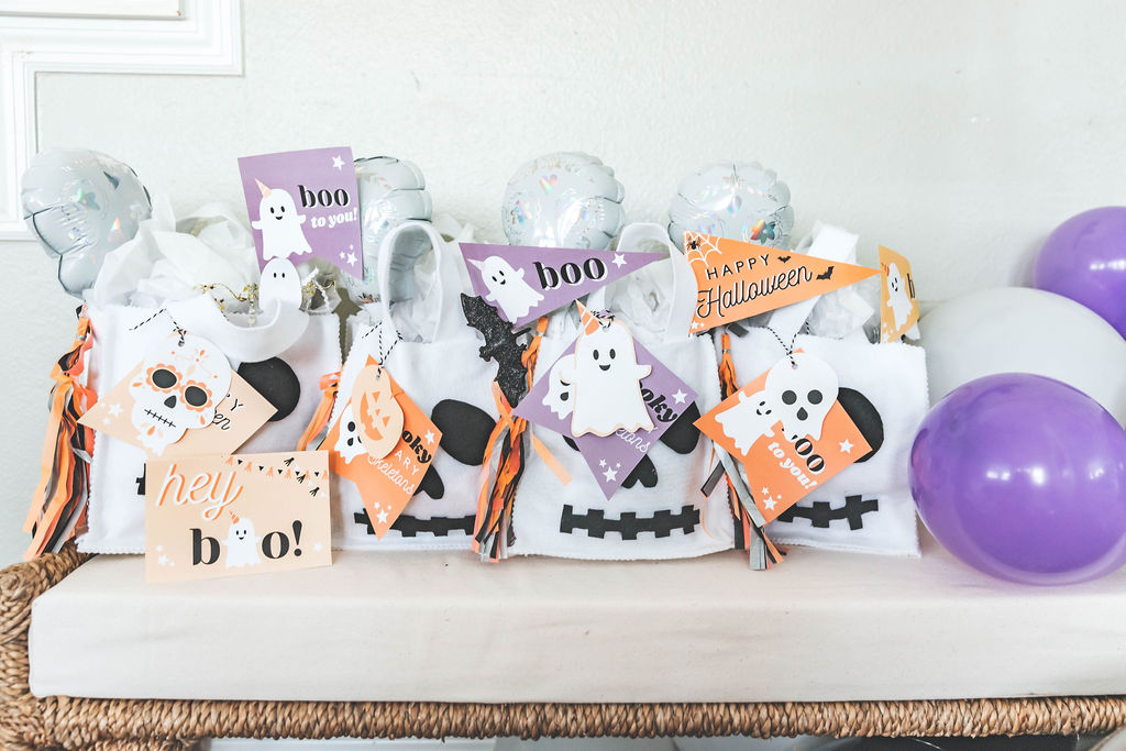 Personalized Trick or Treat Bags - DIY Show Off ™ - DIY Decorating